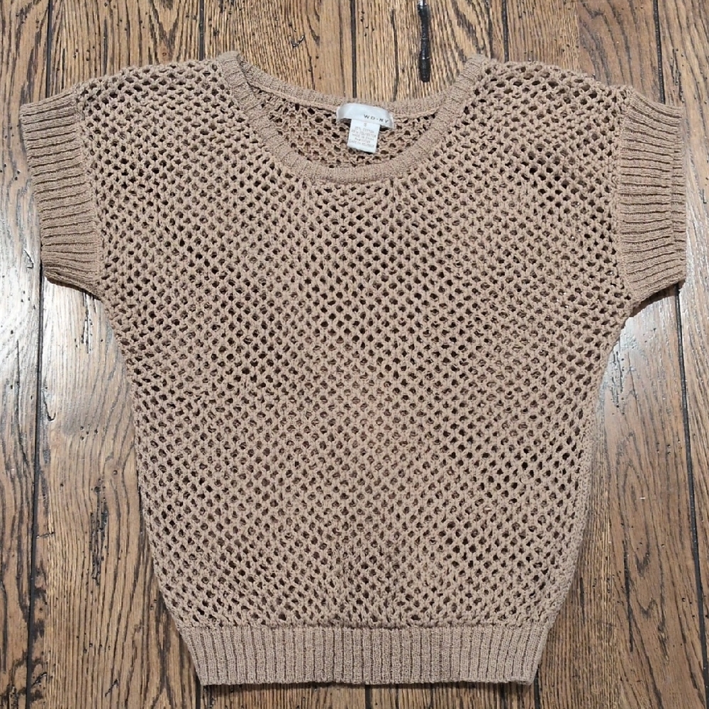 WD.NY Short Sleeved Open Knit Tan Women's Sweater Top Size Small
